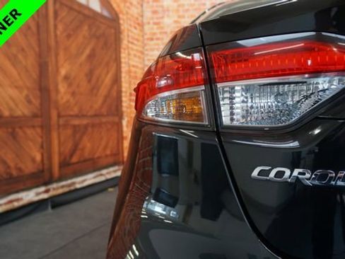 Used 2020 Toyota Corolla LE image 75