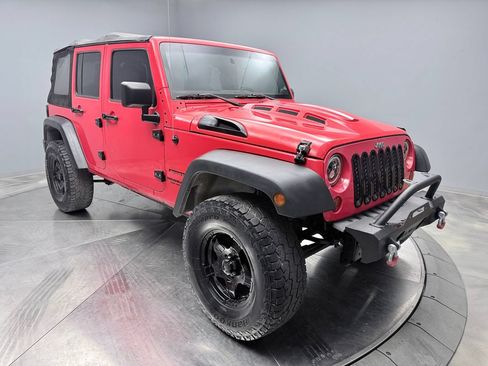 Used 2013 Jeep Wrangler Unlimited Sport w/ Connectivity Group AWD/4WD image 3