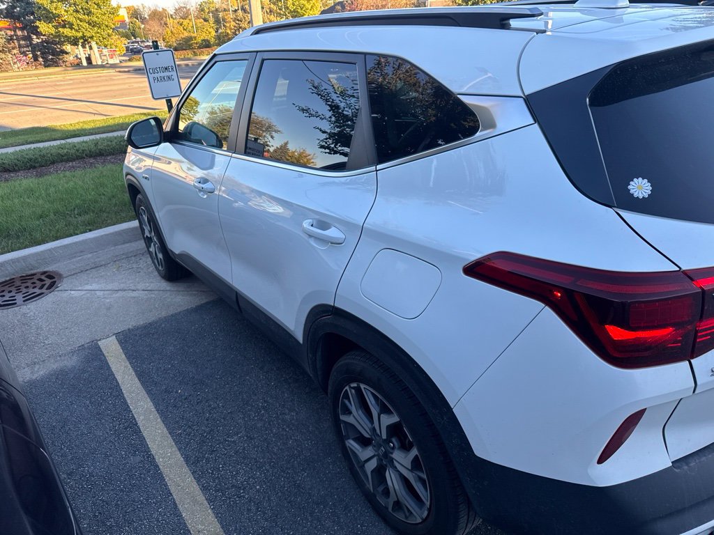 Used 2021 Kia Seltos EX AWD/4WD image 6