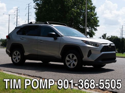 Used 2021 Toyota RAV4 LE FWD image 4