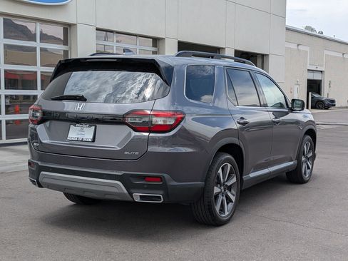 Certified 2025 Honda Pilot Elite image 3