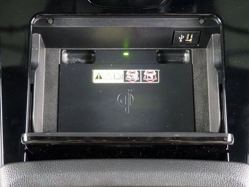 Used 2023 Toyota bZ4X Limited image 35