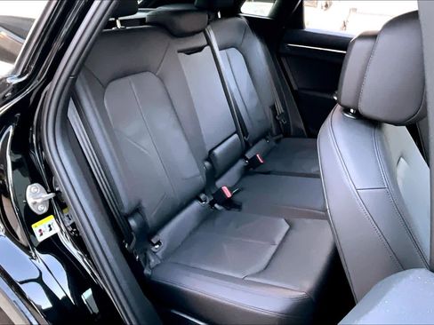 Used 2025 Audi Q3 2.0T Premium w/ Convenience Package image 18