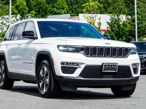 Used 2024 Jeep Grand Cherokee Limited 4xe AWD/4WD image 4