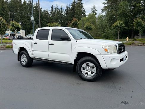 Used 2005 Toyota Tacoma PreRunner RWD image 6