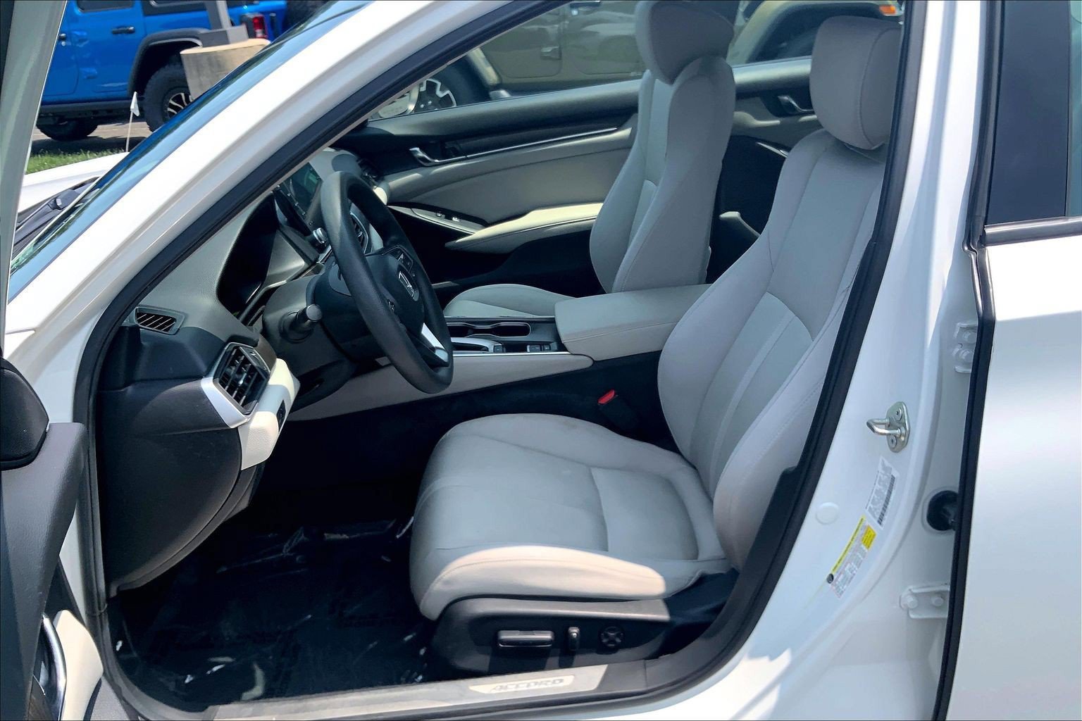 Used 2020 Honda Accord EX image 6