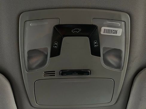 Used 2017 Toyota Sienna SE w/ Cargo Management Package image 48