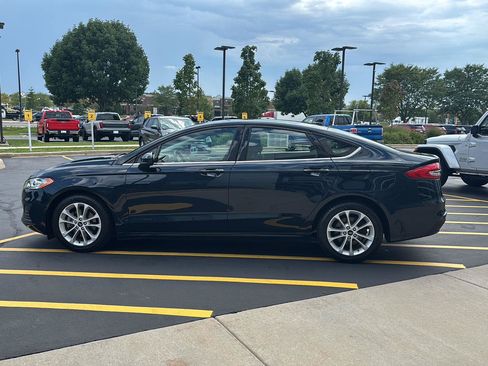 Used 2020 Ford Fusion SE FWD image 8