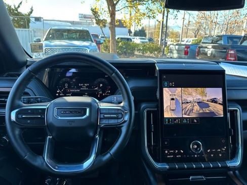 Certified 2025 GMC Yukon Denali image 27