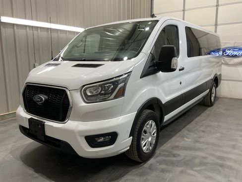 Used 2023 Ford Transit 350 XLT image 3