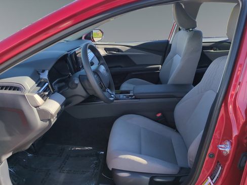 Used 2025 Toyota Camry LE image 9