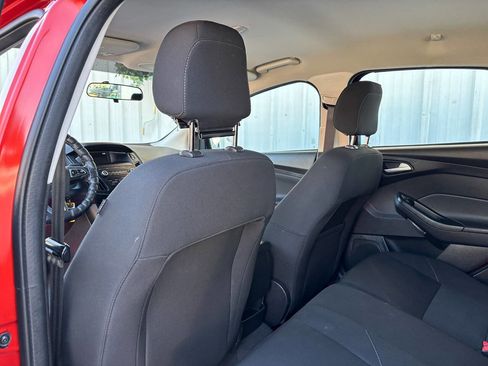 Used 2018 Ford Focus SE w/ Cold Weather Package image 14