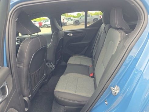 Used 2024 Volvo XC40 B5 Core AWD/4WD image 13