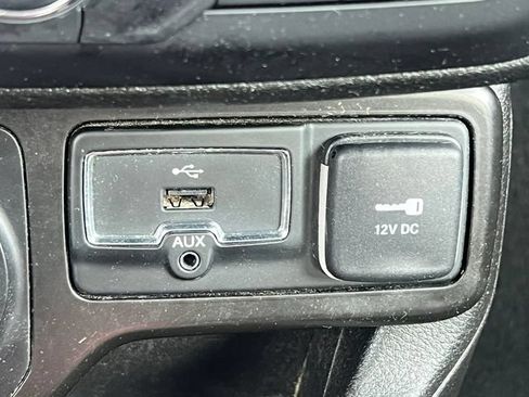 Used 2022 Jeep Renegade Trailhawk AWD/4WD image 27