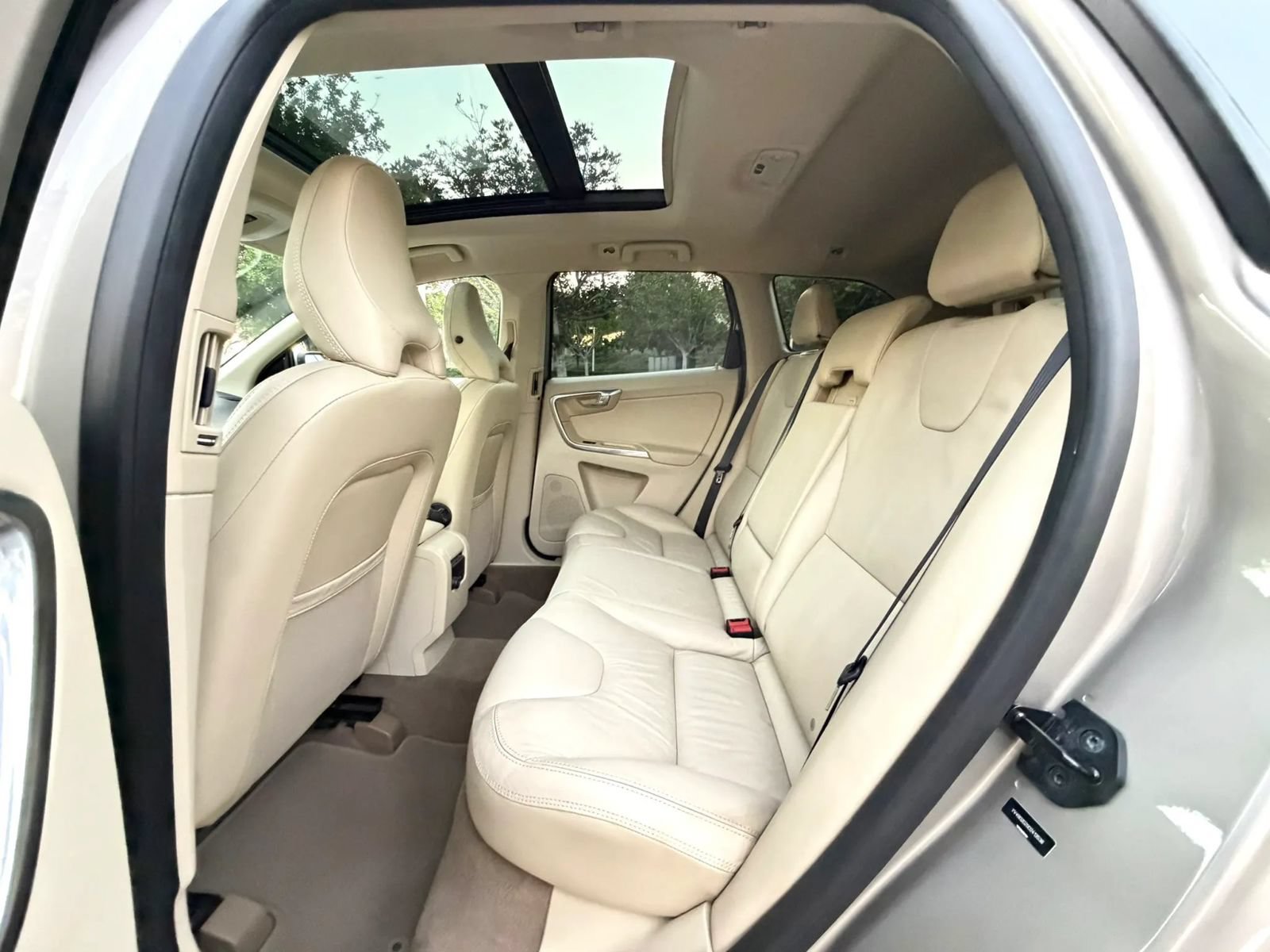 Used 2013 Volvo XC60 T6 AWD/4WD image 11