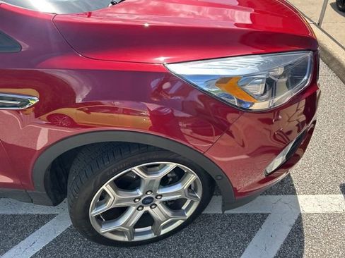 Used 2019 Ford Escape Titanium AWD/4WD image 2