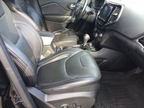 Used 2019 Jeep Cherokee High Altitude AWD/4WD image 24