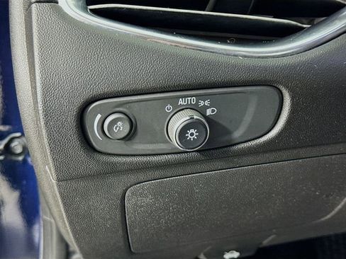 Used 2018 Chevrolet Malibu LT image 10