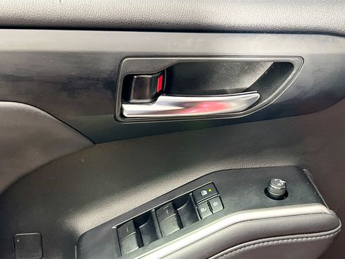 Used 2022 Toyota Highlander XSE image 16