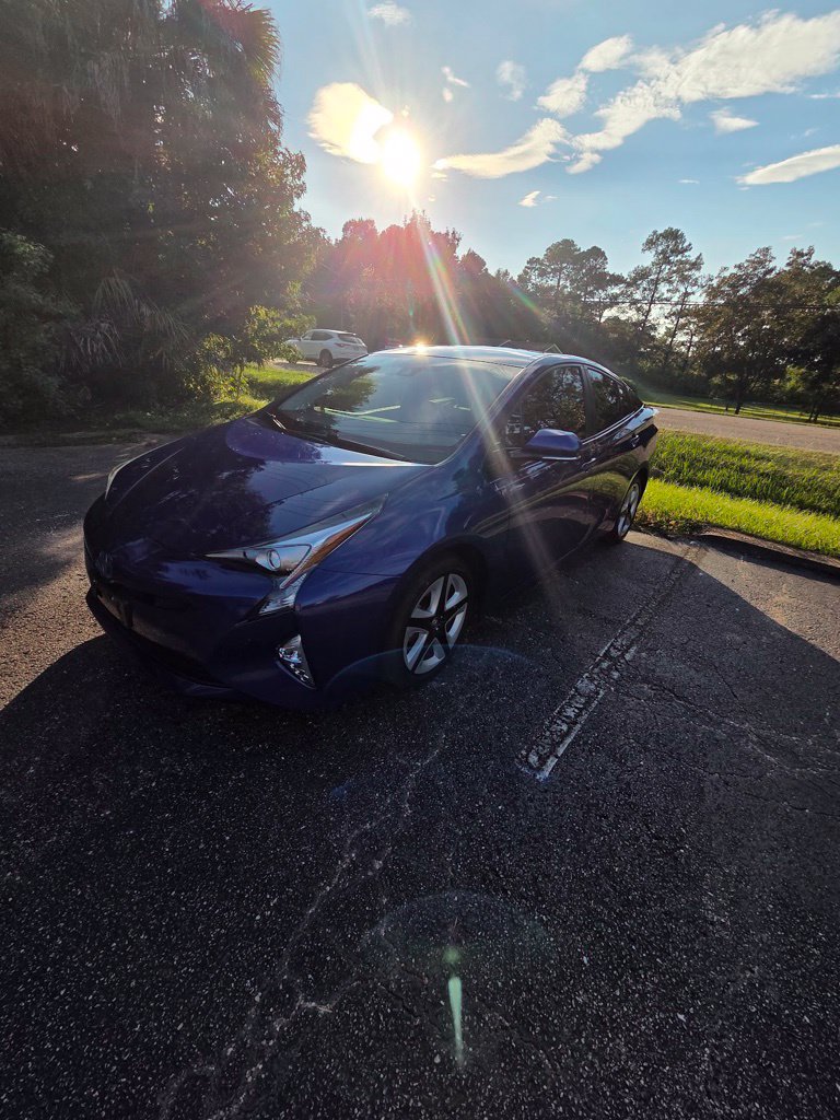 Used 2018 Toyota Prius Four Touring FWD image 5