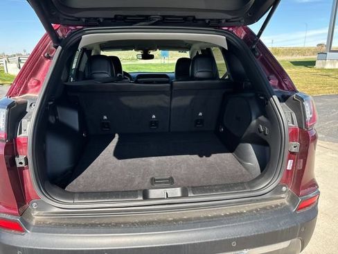 Used 2019 Jeep Cherokee Limited AWD/4WD image 25