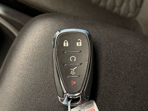Used 2019 Chevrolet Equinox LT AWD/4WD image 16