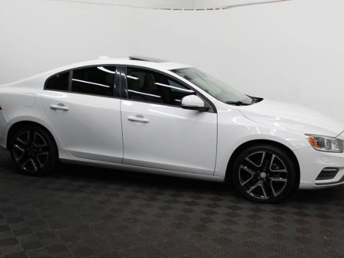 Used 2018 Volvo S60 T5 Dynamic w/ Vision Package image 3