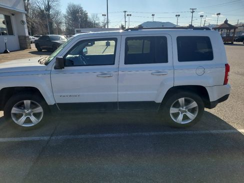 Used 2015 Jeep Patriot Latitude image 1