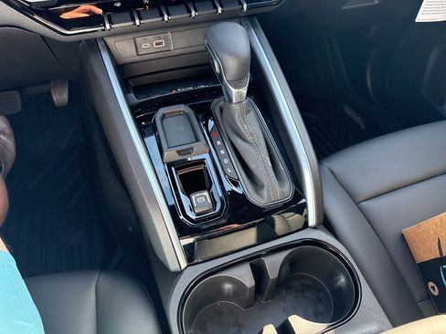 New 2025 Chevrolet Colorado LT w/ LT Convenience Package image 11