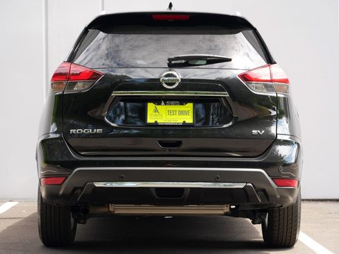 Used 2020 Nissan Rogue SV FWD image 10