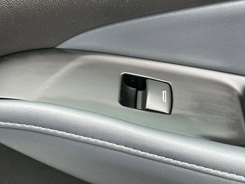 Used 2024 Buick Enclave Premium image 23