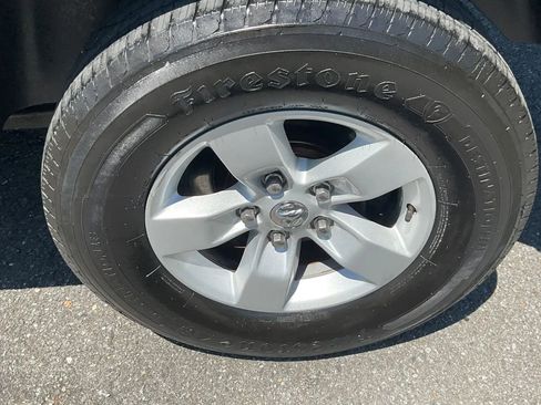 Used 2017 RAM 1500 Classic SLT AWD/4WD image 10