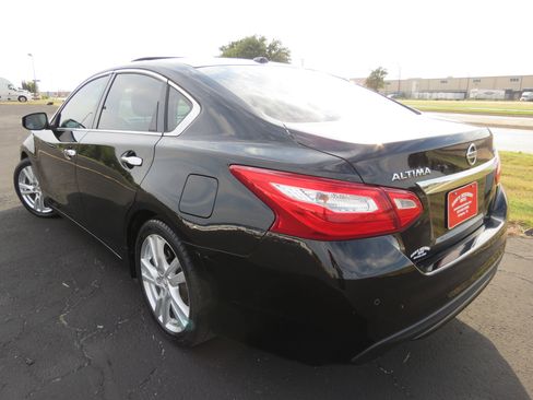 Used 2016 Nissan Altima 3.5 SL image 5