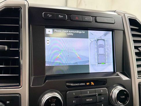 Used 2019 Ford F150 Lariat w/ Equipment Group 502A Luxury AWD/4WD image 19