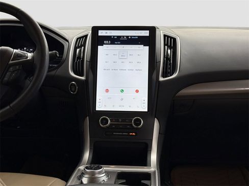 Used 2024 Ford Edge SEL w/ Convenience Package image 16