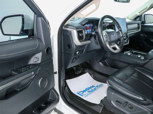 Used 2022 Ford Expedition Max XLT AWD/4WD image 3