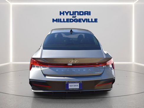 New 2026 Hyundai Elantra Limited FWD image 3