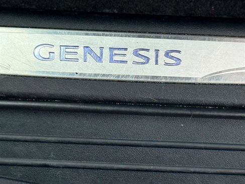 Used 2013 Hyundai Genesis 3.8 image 18