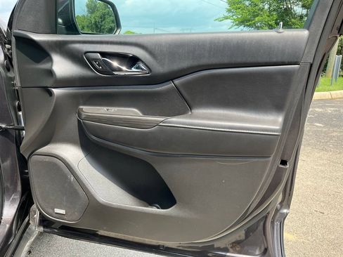 Used 2018 GMC Acadia SLT AWD/4WD image 39