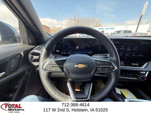 Used 2026 Chevrolet Equinox LT w/ Convenience Package II image 18