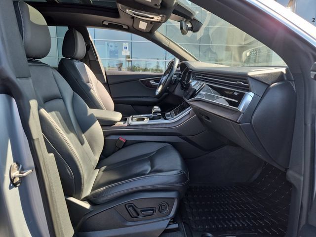 Used 2019 Audi Q8 Premium Plus AWD/4WD image 30