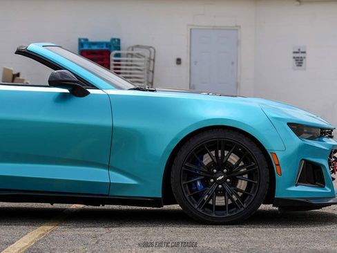 Used 2019 Chevrolet Camaro ZL1 RWD image 11