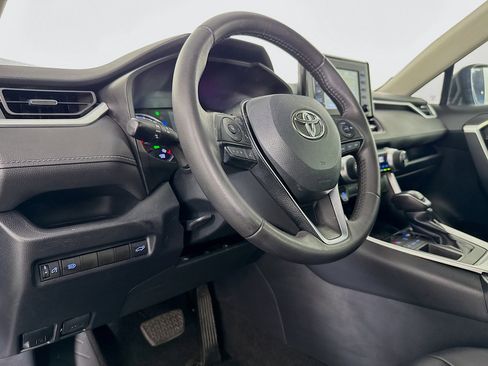 Used 2019 Toyota RAV4 XLE Premium image 22