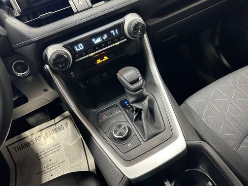 Used 2025 Toyota RAV4 XLE AWD/4WD image 39