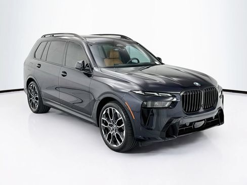 Used 2026 BMW X7 xDrive40i w/ M Sport Package AWD/4WD image 3