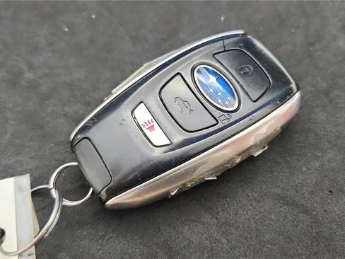 Used 2016 Subaru Outback 2.5i Limited AWD/4WD image 21