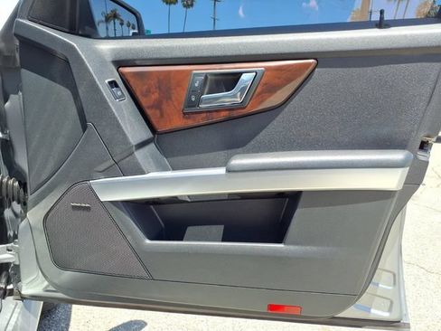 Used 2010 Mercedes-Benz GLK 350 4MATIC image 28