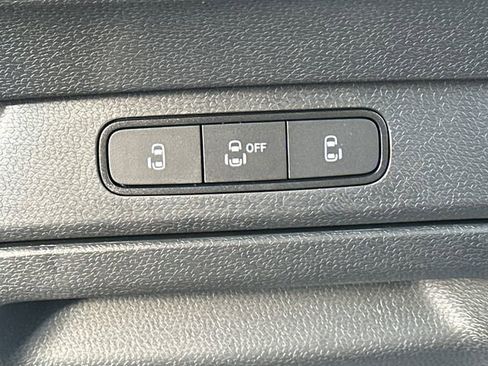 New 2025 Volkswagen ID. Buzz Pro S RWD image 30