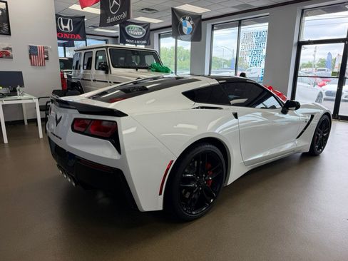 Used 2016 Chevrolet Corvette Stingray Coupe RWD image 9