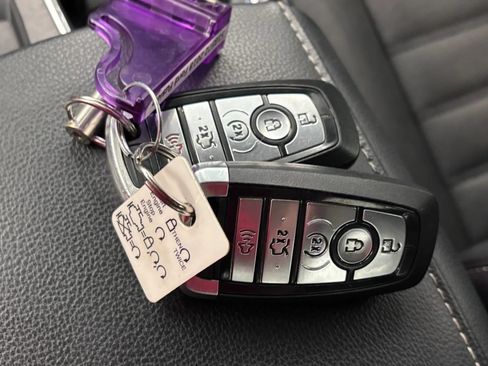 Used 2018 Ford Fusion SE w/ Fusion SE Technology Package FWD image 49